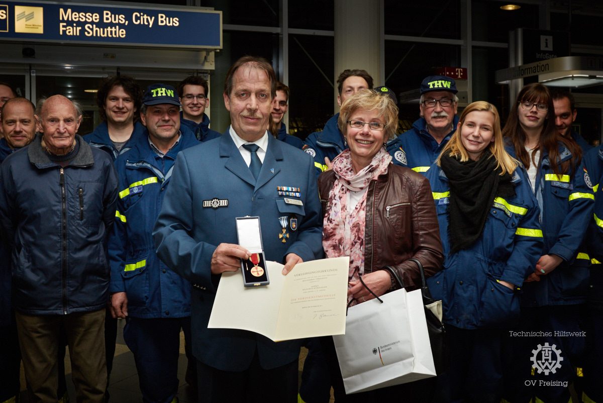 Vize-Chef Manfred Kürzinger erhält Verdienstmedaille