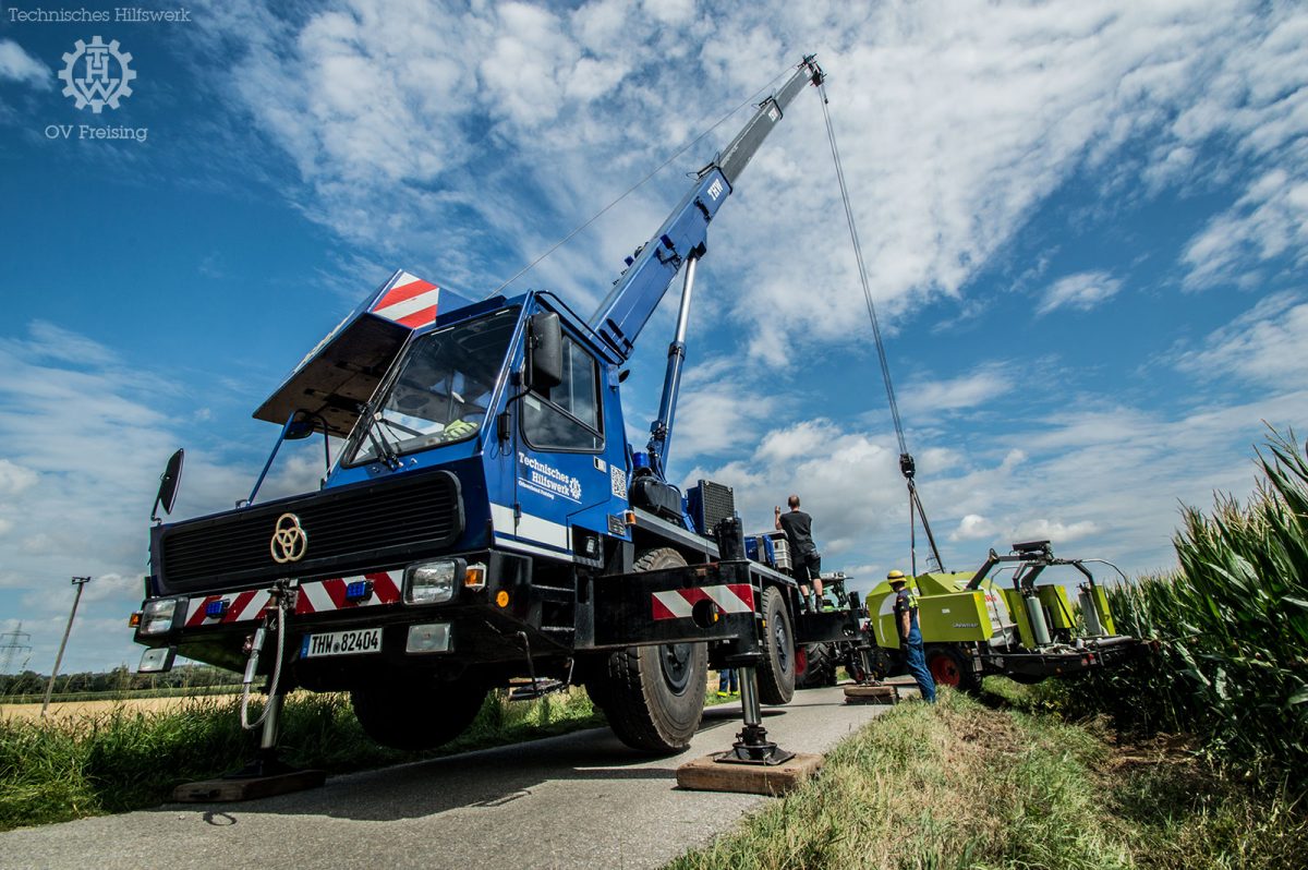 Bergung Umgestürzter Traktor