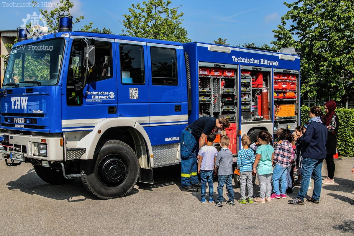 THW OV Freising begeistert Jung und Alt