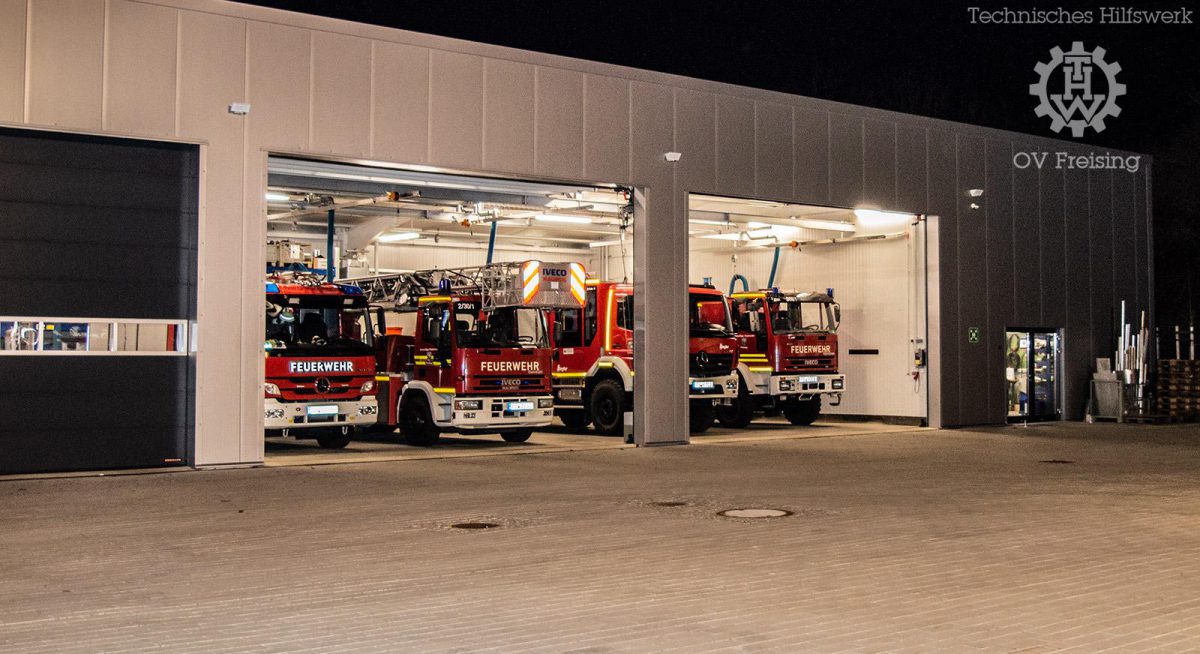 THW übergibt Unterkunft der Feuerwehr Freising