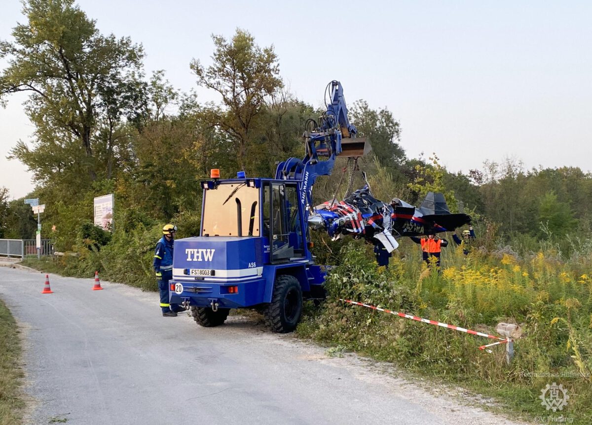 THW Freising unterstützt Wrack Bergung nach Flugzeugabsturz