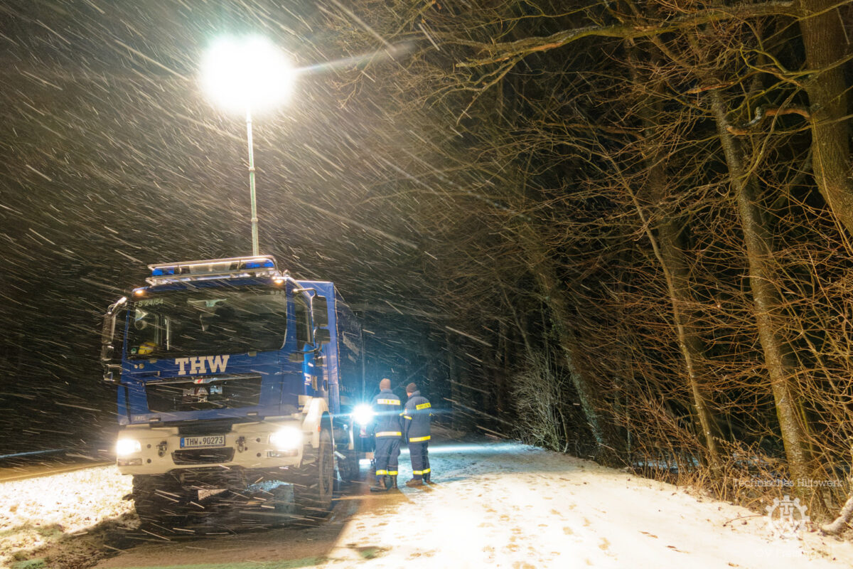 Winterliches Ausleuchten für die Polizei