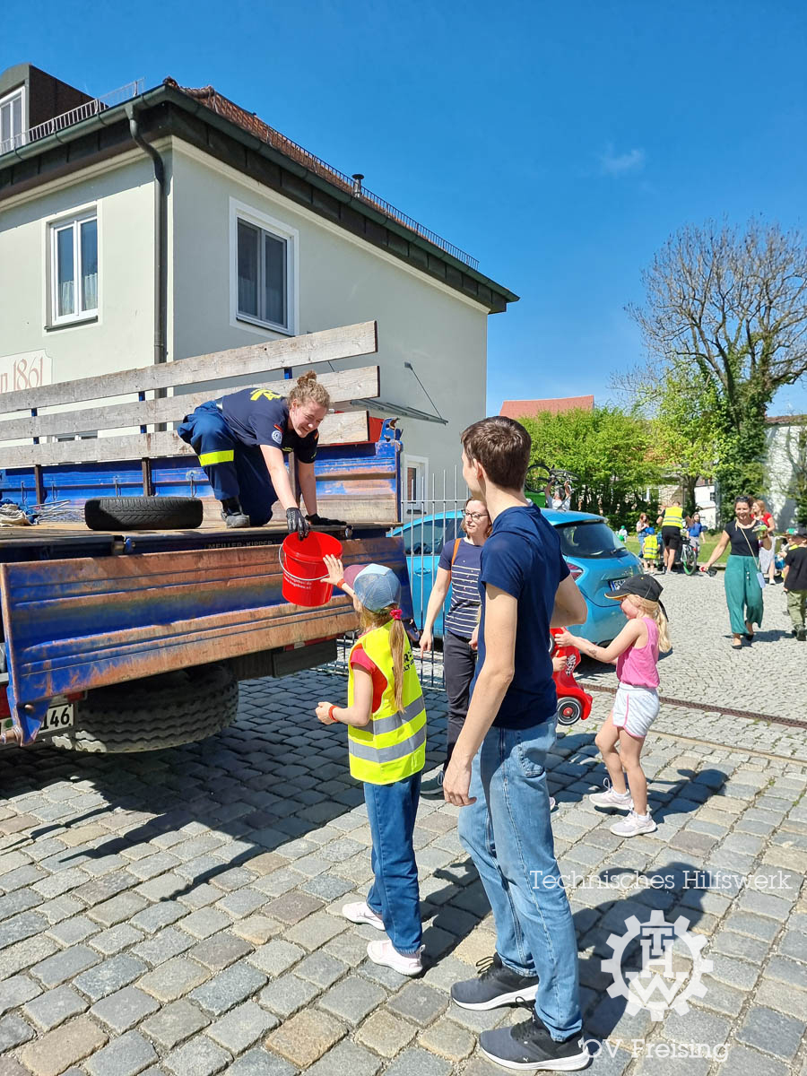 Unterstützung bei Aufräumaktion des TSV Jahn