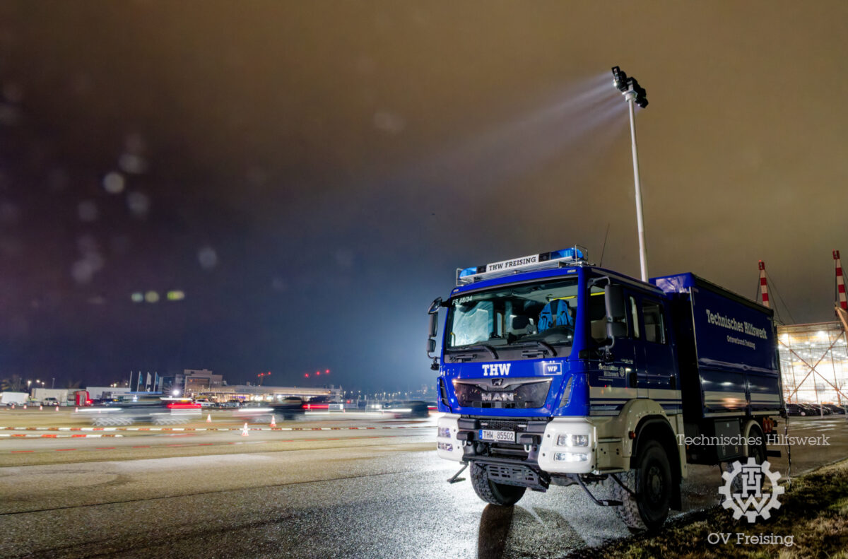 Nicht nur zusätzliches Licht am Flughafen – THW Freising unterstützt die Münchner Sicherheitskonferenz