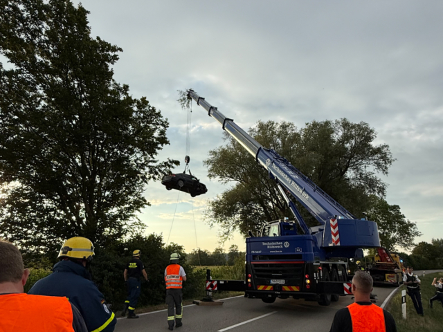 Kraneinsatz Verkehrsunfall (6 von 8)